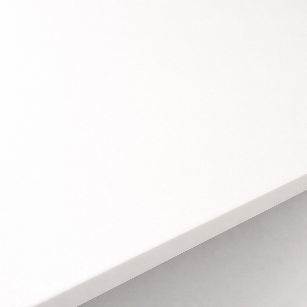 Appui de fenêtre en mélaminé gris clair, gros plan de la surface lisse et mate avec le chant avant