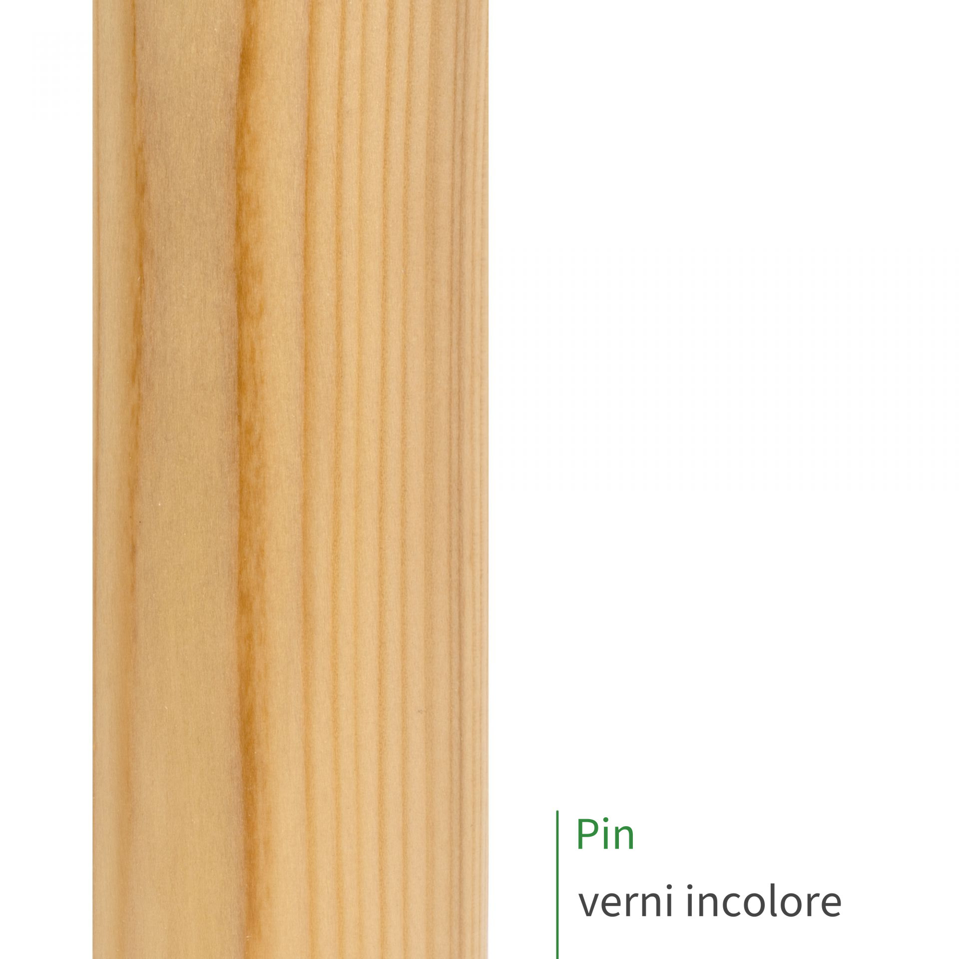 Main courante en pin verni incolore : gros plan sur le bois jaune clair satiné et ses cernes nets, mention Pin verni incolore