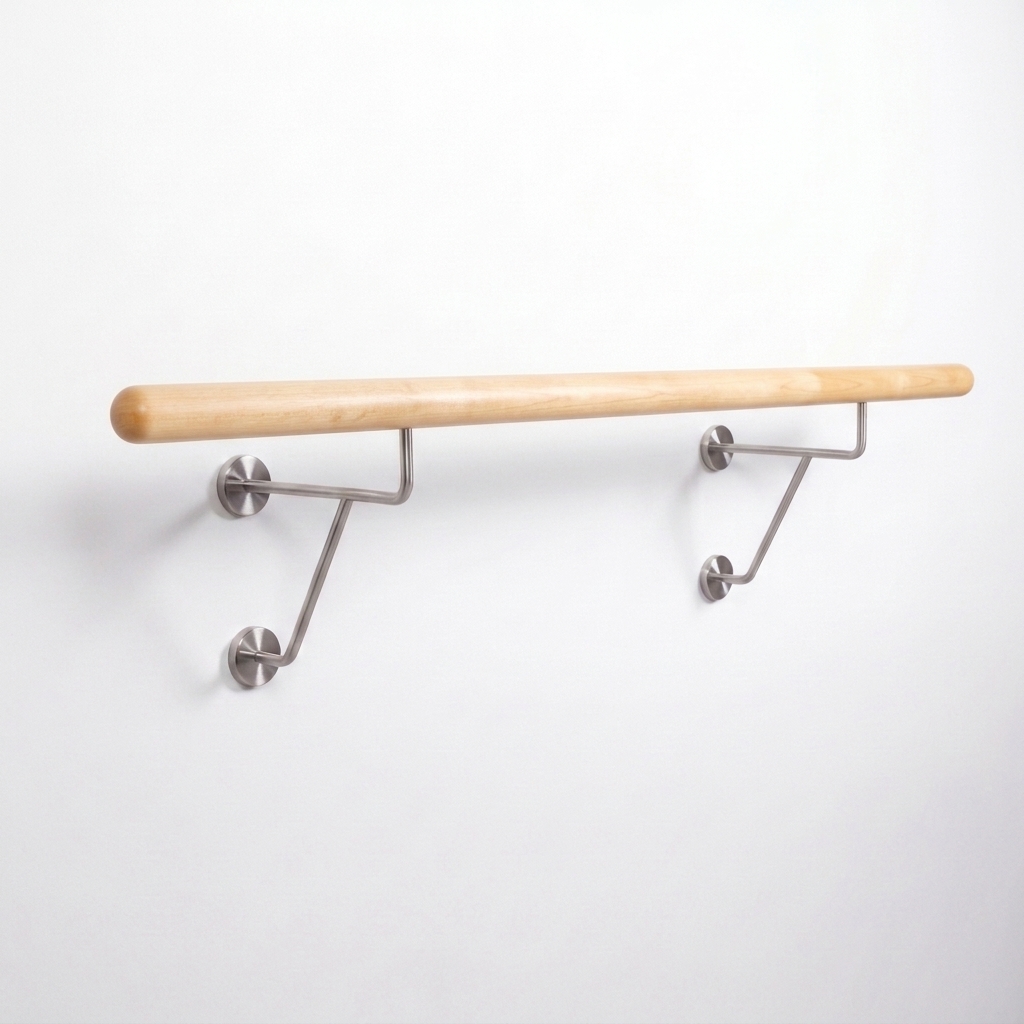Barre de ballet ronde en érable avec deux doubles supports muraux inox, bois naturel jaunâtre clair, détourée