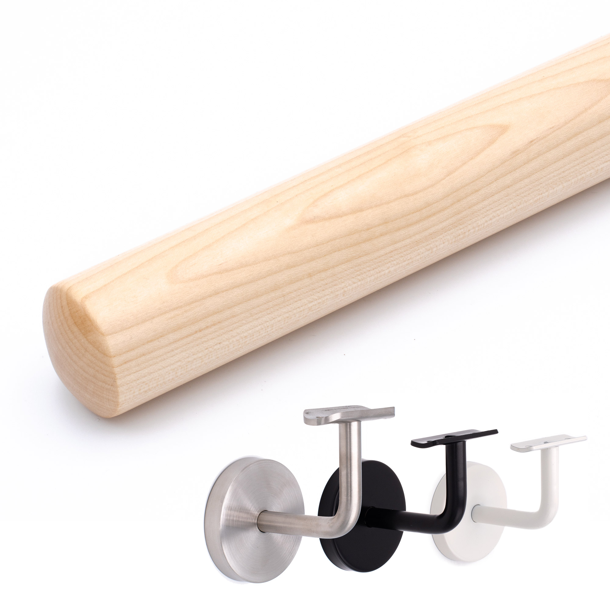 Main courante ronde en érable naturel, détourée en diagonale avec supports de main courante inox, noir et blanc au choix
