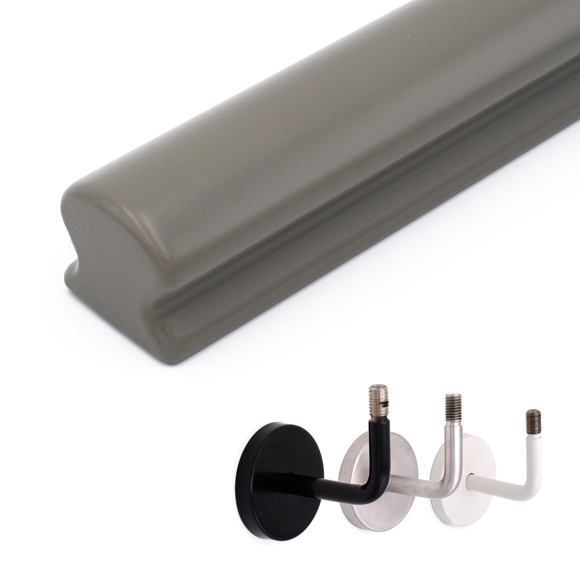 Main courante Omega en hêtre laqué gris, détourée en diagonale avec supports de main courante noir, inox et blanc