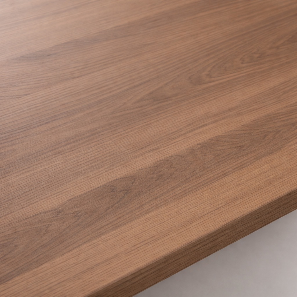 Appui de fenêtre en mélaminé aspect bois noyer, gros plan du décor bois et du chant avant