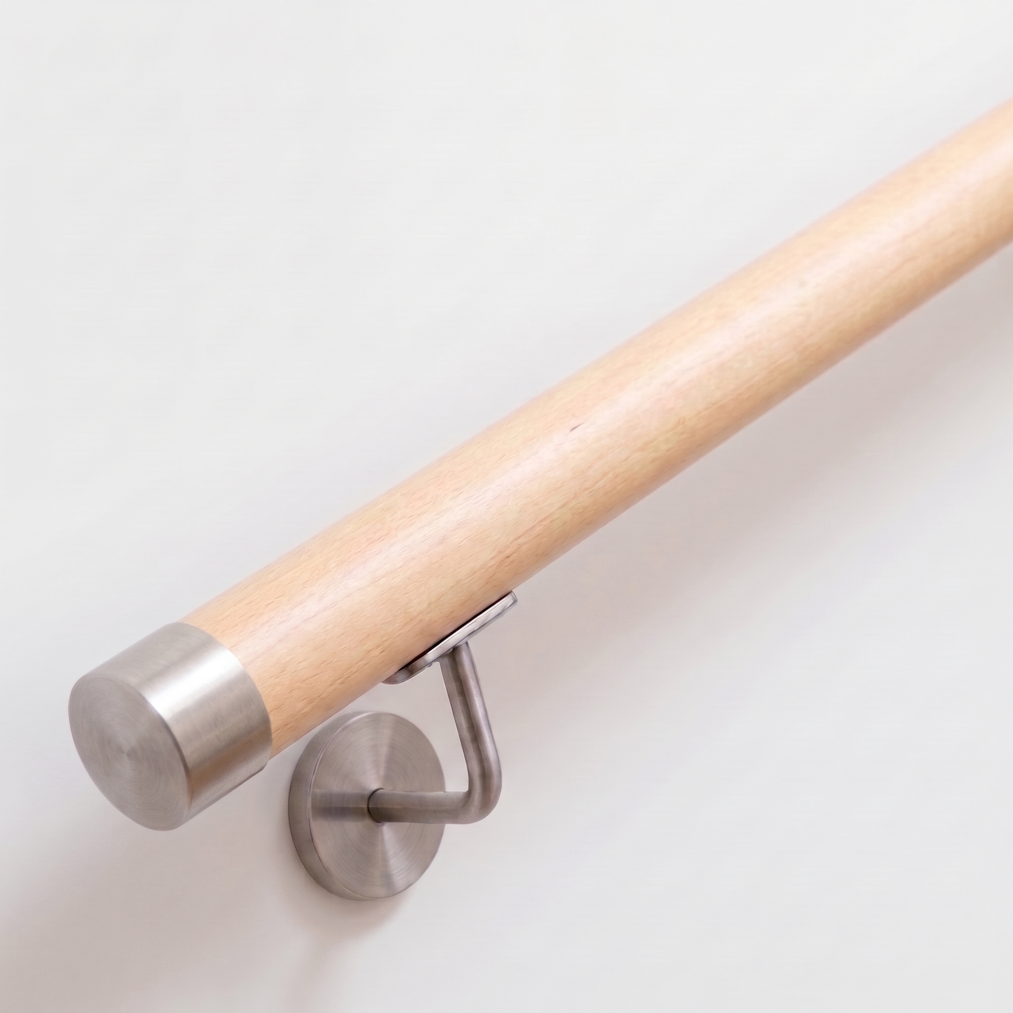 Main courante ronde en érable avec pièces en acier inoxydable, Ø 42 mm | escalier, garde-corps, mur | sur mesure